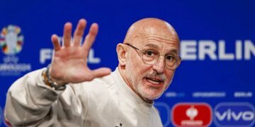 Тренер збірної Іспанії назвав поведінку гравців збірної Аргентини у фіналі ЧС-2026 неприйнятною і неприпустимою