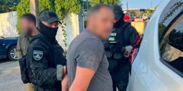 В Николаеве раскрыли схему фальшивого гражданства для уклонения от службы в армии