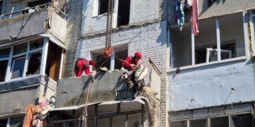 Последствия атаки на Львов: спасатели завершили работы на разрушенном пятиэтажном доме. ФОТО