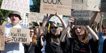 Криза набирає обертів: у Києві третій день поспіль тривають протести