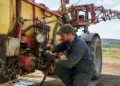 Почему опрыскиватель не держит давление и неравномерно подаёт раствор