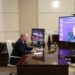 The Atlantic: Путин придумывает победы на фронте, пока Россия стоит в очередях за бензином