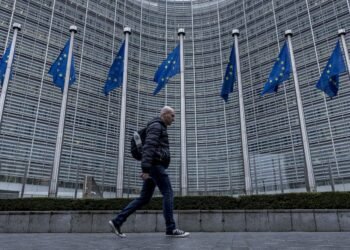 ЄС зайшов у “глухий кут” через нові санкції проти Росії, – Bloomberg
