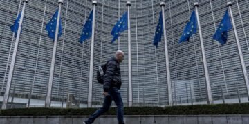 ЄС зайшов у “глухий кут” через нові санкції проти Росії, – Bloomberg