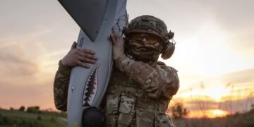 США и Франция помогли Украине найти слабые места ПВО России для ударов дронами, – FT