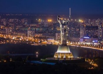 Зеленський несподівано змінив керівництво Києва та Київщини: що сталося