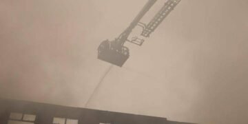 Пожежа на верхніх поверхах і евакуація мешканців: наслідки удару дрона по Києву