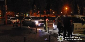 Наркотики просто в центрі Києва: на Печерську затримали дилера