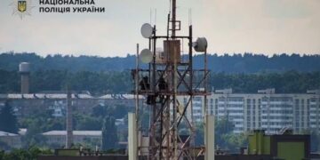 Екстремальні розваги в Ірпені: двоє дітей опинилися на телевежі