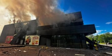 В Чернигове беспилотник упал на супермаркет АТБ, есть погибшие