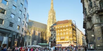 Відень різко підіймає туристичний збір: коли підвищать вартість