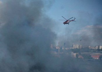 Сильне задимлення і гелікоптери над Києвом: що робить ДСНС, – ФОТО