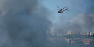 Сильне задимлення і гелікоптери над Києвом: що робить ДСНС, – ФОТО