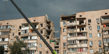 Друга доба без сну: в Києві цілодобово тривають рятувальні роботи, – ФОТО