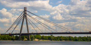 Обмеження на три дні: в Києві заблокували рух над водою, – ФОТО