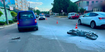 Спалах вогню посеред дороги: поліція Київщини перекрила рух автівок, – ФОТО