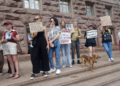 Масові протести в центрі Києва: люди проти підвищення тарифів, – ФОТО