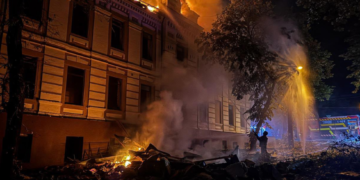 Пекельна ніч: у Києві горіли багатоповерхівки, склади і автівки, – ФОТО