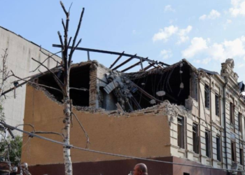Частину стіни розірвало від удару: в Києві пошкоджена історична будівля, – ФОТО