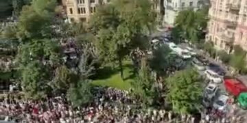 Суспільний вибух у Києві: звільнення Федорова викликало масові акції та спротив військових