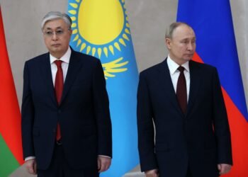 Росія попросила Казахстан про бензин, а той виставив умову, – Reuters