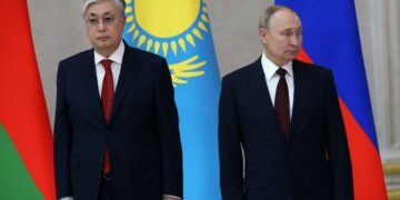 Росія попросила Казахстан про бензин, а той виставив умову, – Reuters