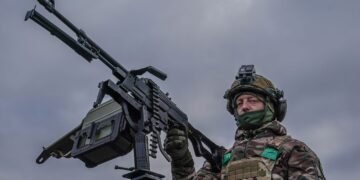 ПВО сбила большинство дронов, но баллистика прорвалась: детали ночной атаки РФ