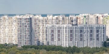 Зростання курсу долара та собівартості житла: що буде з цінами на новобудови восени