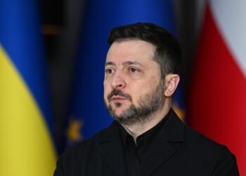 Почему сейчас? Источники назвали причины, зачем Зеленский меняет Кабмин