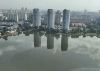 Отруєна вода після обстрілу: у Києві триває боротьба за відновлення озера