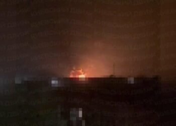 Київ атакують просто зараз: вибухи, влучання та пожежі у двох районах