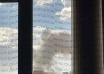 Дрон упав просто на дорогу: у Києві нові наслідки російської атаки
