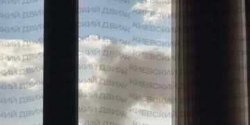 Дрон упав просто на дорогу: у Києві нові наслідки російської атаки