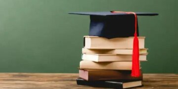 Освітній омбудсмен закликала скасувати шкільні лінійки 1 вересня через загрозу обстрілів рф