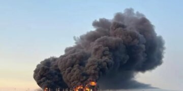 Беспилотники атаковали оккупированный Бердянск, в Сизране и Подмосковье вспыхнули пожары