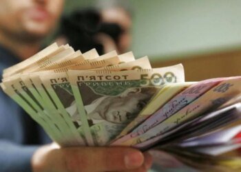 Зарплата с задержкой или раз в месяц: когда работодателю грозят штрафы