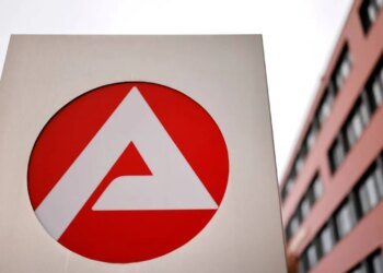В Германии получатели соцпомощи массово заваливают Jobcenter жалобами, созданными ИИ