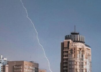 Грозы, град и шквалы: ГСЧС предупредило об ухудшении погоды 7 августа