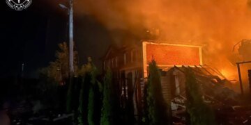 Старшего брата с ожогами спасли, младший погиб во время атаки в Киевской области. ФОТО