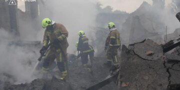 У Києві після атаки рф виявили тіло загиблого