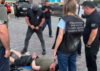 Офицера Национальной гвардии задержали в Харькове за схему с выездом за границу