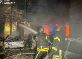 Комбинированный ракетный удар по Одессе погрузил четыре района в блэкаут и парализовал электротранспорт