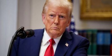 «Мы просто наблюдаем» – Трамп рассказал о новой тактике в отношении Ирана