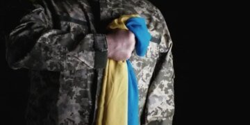 650 гривен ко Дню Независимости: кто из членов семей погибших получит выплату