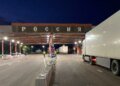 Горящие фуры и заблокированная трасса: атака дрона сорвала работу пограничного перехода РФ с Беларусью