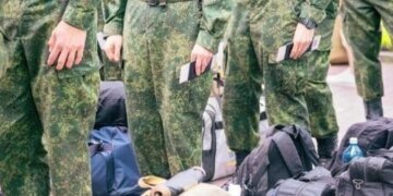 Оккупанты силой мобилизовали жителей Херсона — шестерым причастным предъявлено подозрение