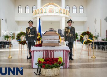 "З поверненням, полковнику!" – у Києві попрощалися з Євгеном Коновальцем