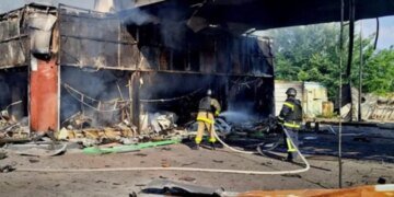 Удары по хот-догам и заправкам: Кремль пытается лишить Украину топлива