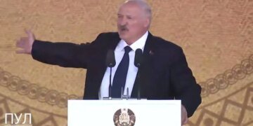 Лукашенко позвал “бедняг украинцев” на свои болота. ВИДЕО
