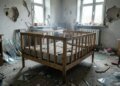 В Херсоне ударный дрон атаковал дом: попал в детскую кроватку с двухлетним ребенком